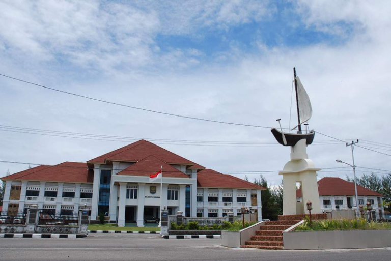 800px-Balaikota_Pariaman