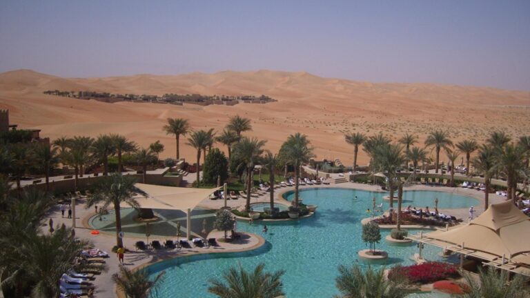 uae-uae-al-gharbia-liwa-desert-qasr-al-sarab-hotel_m-1-169