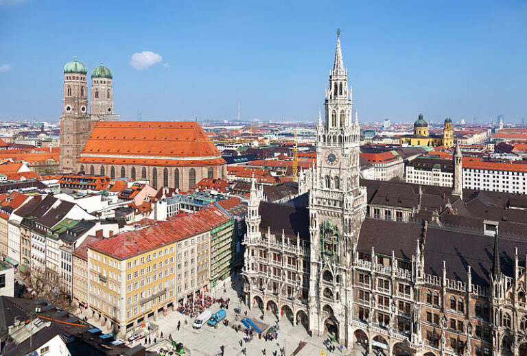 800px-Stadtbild_München