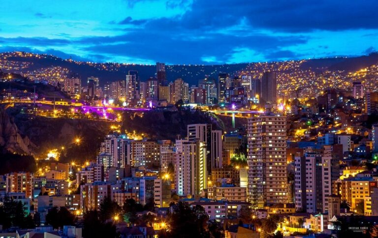 ciudad-de-la-paz-de-noche-7d2e66bc6a2b207242b105cde9f49dc1