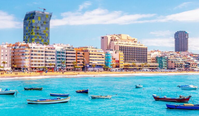 Las Palmas de Gran Canaria: Surga Tropis di Kepulauan Canary