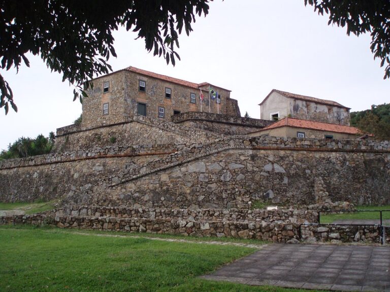 kota-fortaleza-benteng-bersejarah-di-brazil